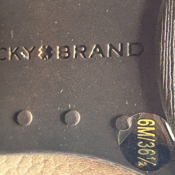 Lucky Brand Bellita Leather Heeled Ankle Booties Side Zip Taupe Womens US 6 NWOB - Picture 10 of 12